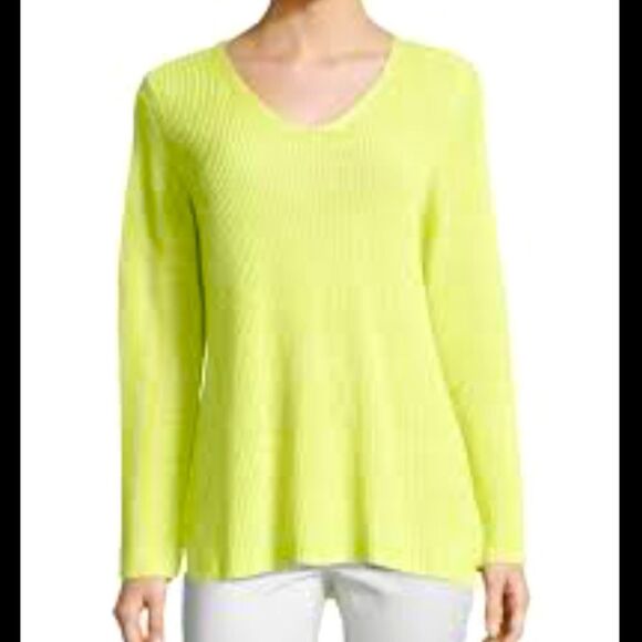 Eileen Fisher Long-Sleeve Organic Linen V-Neck Top - Picture 1 of 7